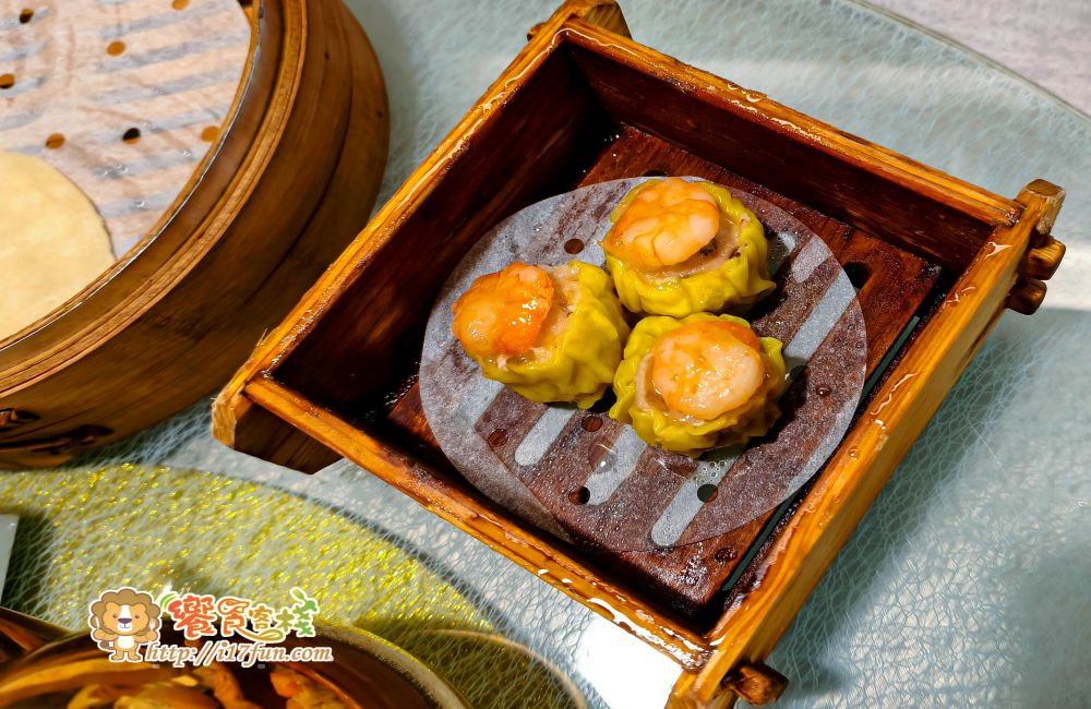 黎家粵菜港點餐廳│高雄粵菜港點餐廳推薦，結合經典港式飲茶與功夫粵菜料理，從片鴨四吃、手工燒賣到熱炒與甜品皆展現細緻火候與食材講究，是家庭聚餐與宴客的理想選擇