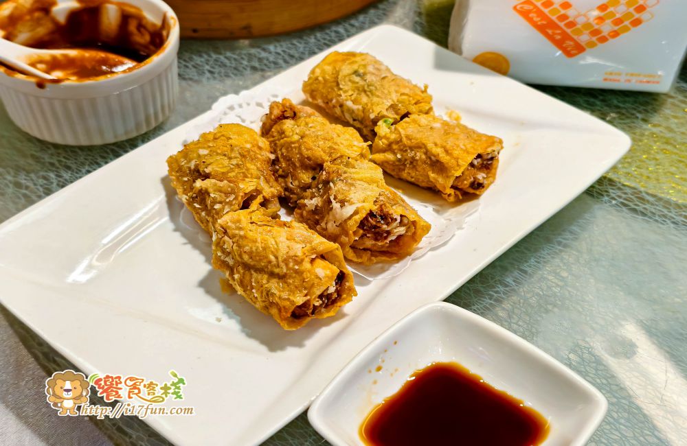 黎家粵菜港點餐廳│高雄粵菜港點餐廳推薦，結合經典港式飲茶與功夫粵菜料理，從片鴨四吃、手工燒賣到熱炒與甜品皆展現細緻火候與食材講究，是家庭聚餐與宴客的理想選擇