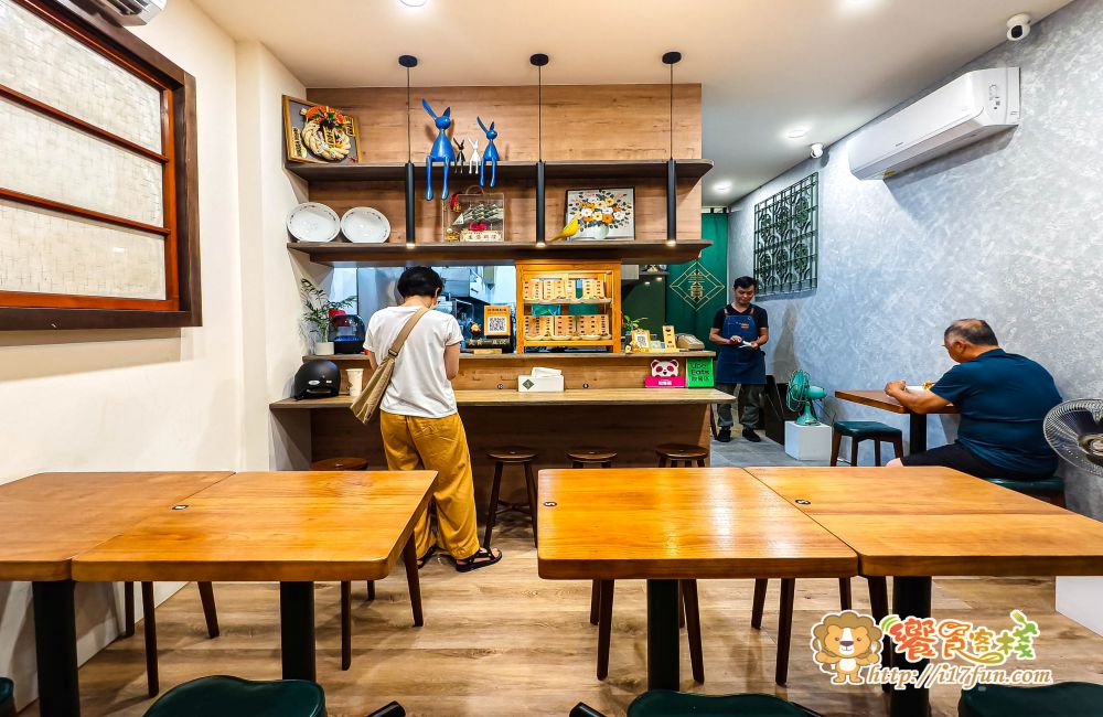 美貴麵店│高雄深夜食堂新選擇！藏身住宅區的文青復古麵館，用心食材打造與眾不同的古早味，讓人一吃成主顧~