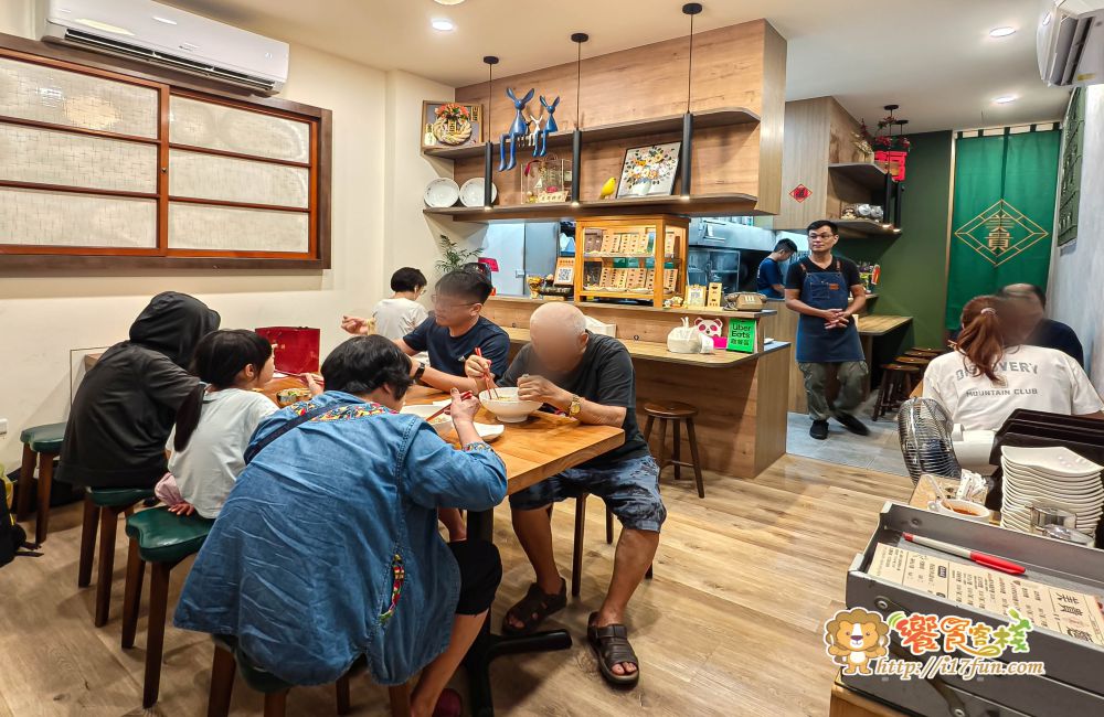 美貴麵店│高雄深夜食堂新選擇！藏身住宅區的文青復古麵館，用心食材打造與眾不同的古早味，讓人一吃成主顧~