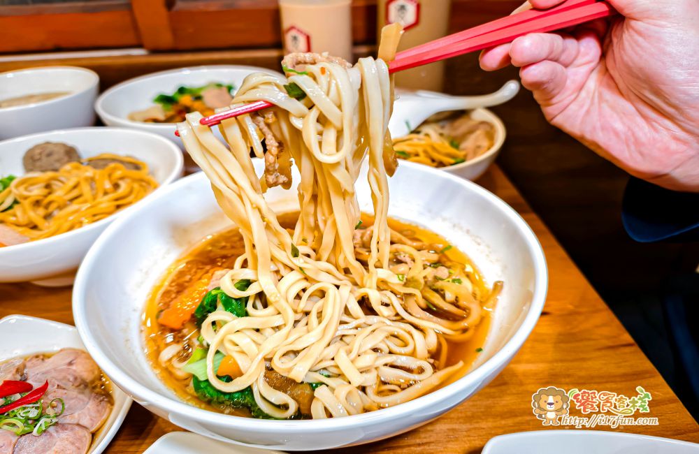 美貴麵店│高雄深夜食堂新選擇！藏身住宅區的文青復古麵館，用心食材打造與眾不同的古早味，讓人一吃成主顧~
