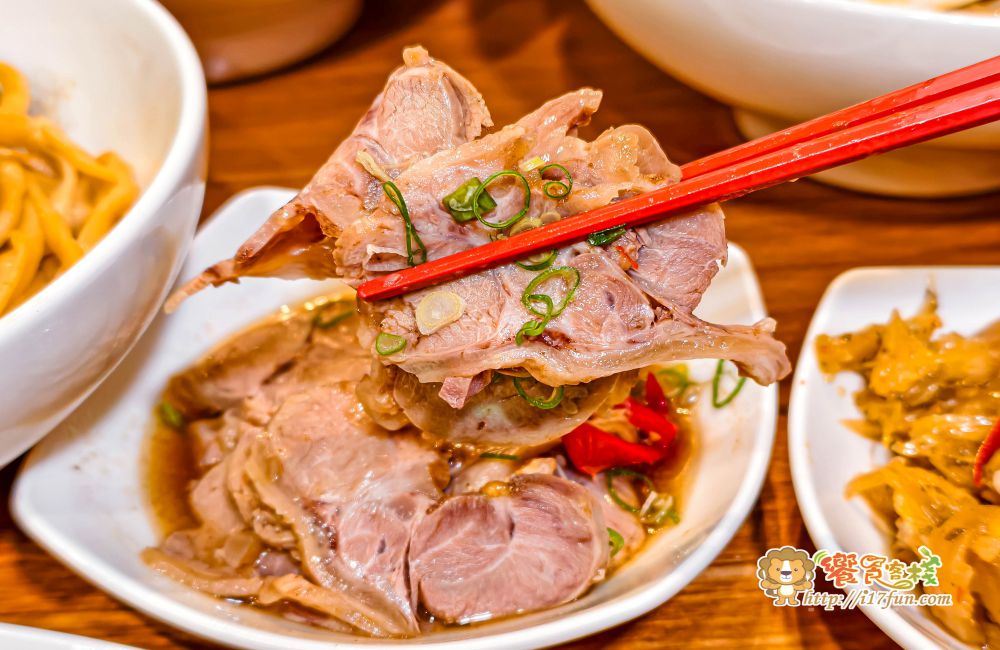 美貴麵店│高雄深夜食堂新選擇！藏身住宅區的文青復古麵館，用心食材打造與眾不同的古早味，讓人一吃成主顧~