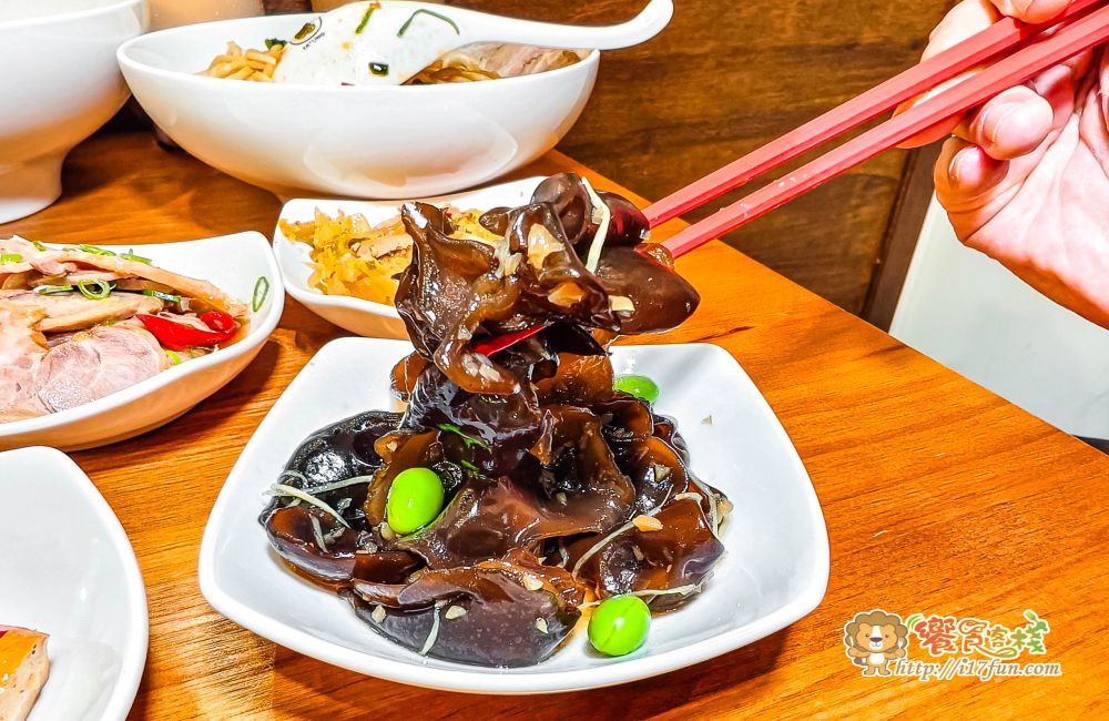 美貴麵店│高雄深夜食堂新選擇！藏身住宅區的文青復古麵館，用心食材打造與眾不同的古早味，讓人一吃成主顧~