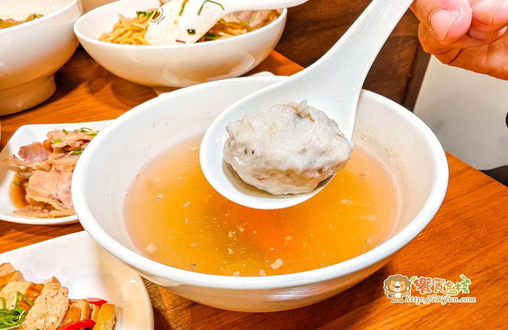 美貴麵店│高雄深夜食堂新選擇！藏身住宅區的文青復古麵館，用心食材打造與眾不同的古早味，讓人一吃成主顧~
