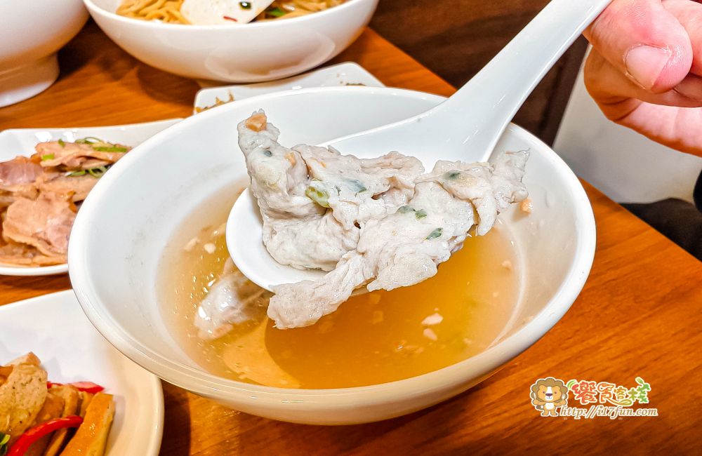 美貴麵店│高雄深夜食堂新選擇！藏身住宅區的文青復古麵館，用心食材打造與眾不同的古早味，讓人一吃成主顧~
