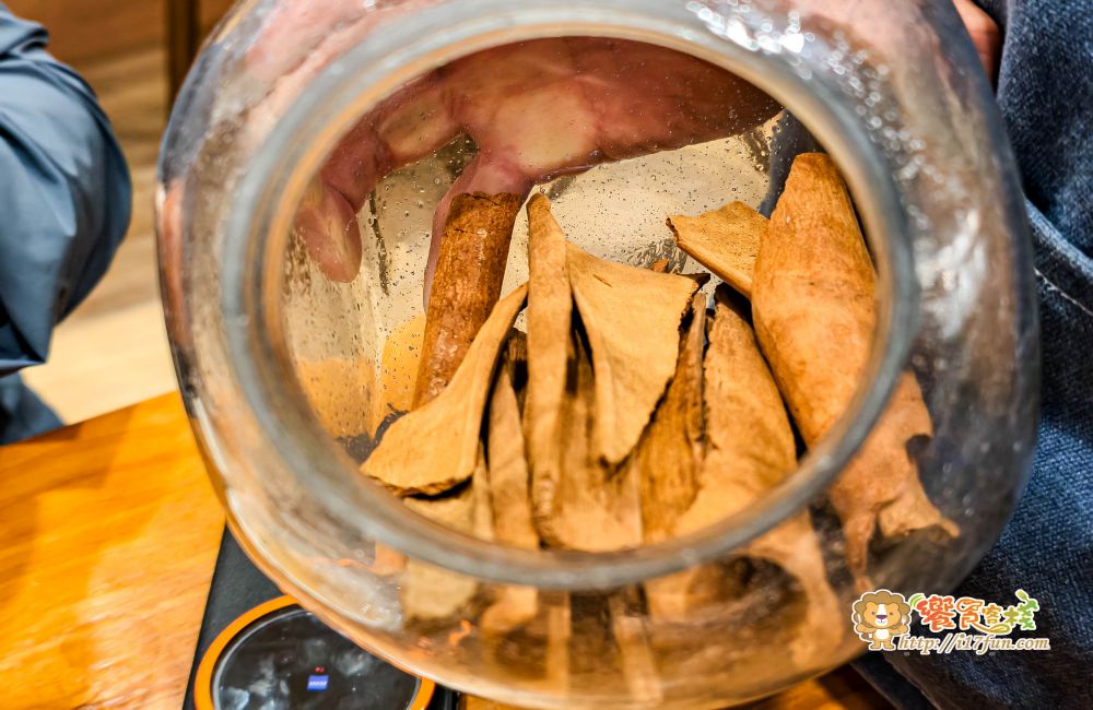 美貴麵店│高雄深夜食堂新選擇！藏身住宅區的文青復古麵館，用心食材打造與眾不同的古早味，讓人一吃成主顧~