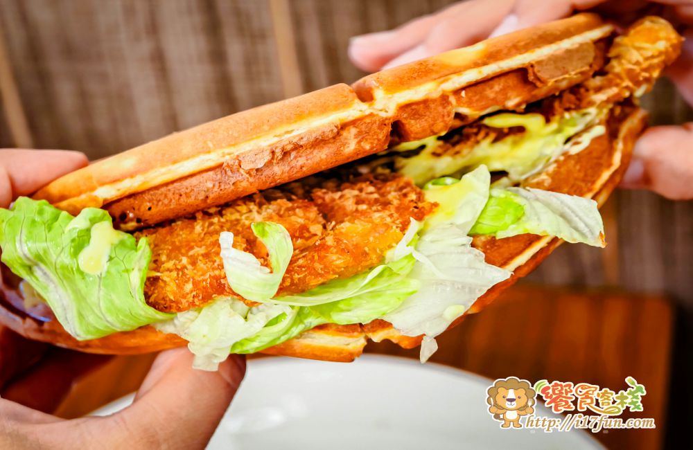 小木屋鬆餅│高雄人氣鬆餅店!新竹起家近20年老店,高雄市區唯一一家,鹹甜口味高達30種口味可以選擇 - 第9張圖 小木屋鬆餅│高雄人氣鬆餅店!新竹起家近20年老店,高雄市區唯一一家,鹹甜口味高達30種口味可以選擇