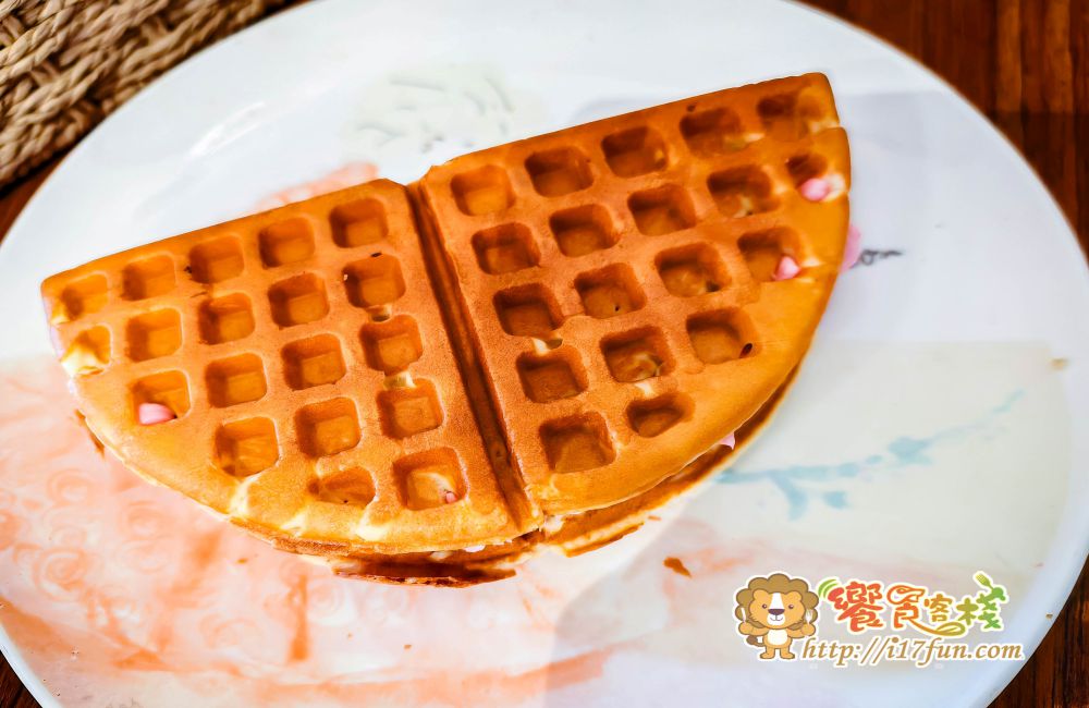 小木屋鬆餅│高雄人氣鬆餅店!新竹起家近20年老店,高雄市區唯一一家,鹹甜口味高達30種口味可以選擇 - 第15張圖 小木屋鬆餅│高雄人氣鬆餅店!新竹起家近20年老店,高雄市區唯一一家,鹹甜口味高達30種口味可以選擇