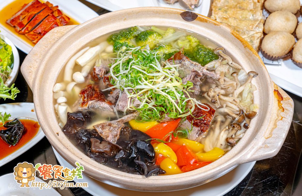 林皇宮奇鮮和漢料理│高雄隱藏版中日料理饗宴!融合烤鴨、港點與日式料理,包廂環境超有質感,適合家庭聚餐、約會與重要宴客場合 - 第44張圖 林皇宮奇鮮和漢料理│高雄隱藏版中日料理饗宴!融合烤鴨、港點與日式料理,包廂環境超有質感,適合家庭聚餐、約會與重要宴客場合