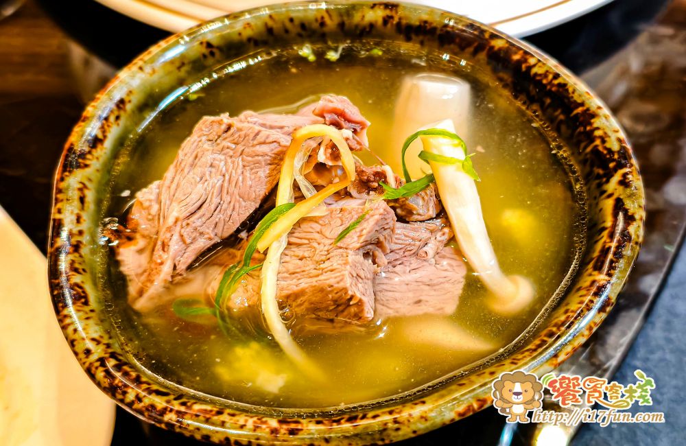 林皇宮奇鮮和漢料理│高雄隱藏版中日料理饗宴!融合烤鴨、港點與日式料理,包廂環境超有質感,適合家庭聚餐、約會與重要宴客場合 - 第45張圖 林皇宮奇鮮和漢料理│高雄隱藏版中日料理饗宴!融合烤鴨、港點與日式料理,包廂環境超有質感,適合家庭聚餐、約會與重要宴客場合
