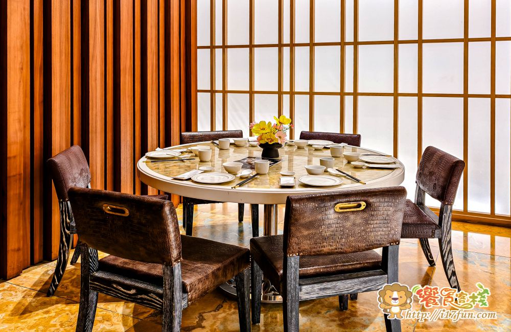 林皇宮奇鮮和漢料理│高雄隱藏版中日料理饗宴!融合烤鴨、港點與日式料理,包廂環境超有質感,適合家庭聚餐、約會與重要宴客場合 - 第4張圖 林皇宮奇鮮和漢料理│高雄隱藏版中日料理饗宴!融合烤鴨、港點與日式料理,包廂環境超有質感,適合家庭聚餐、約會與重要宴客場合
