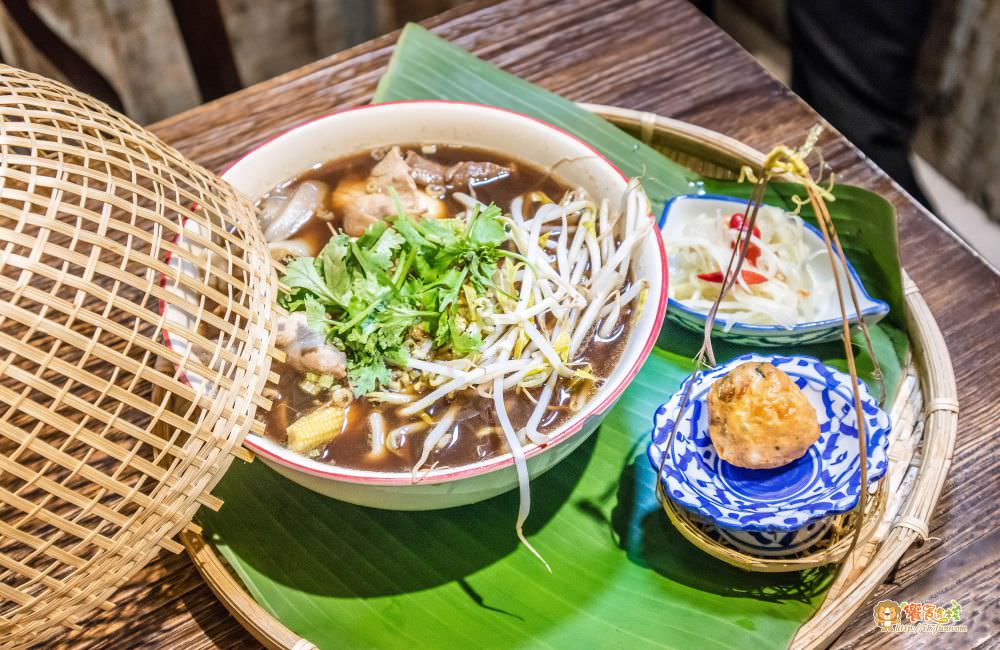 泰泰餐桌船麵